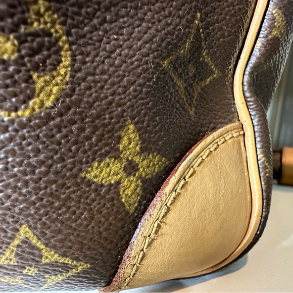 Authentic Louis Vuitton Brown Monogram Men's Bag - Picture 6 of 15